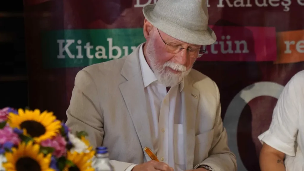 Alberto Manguel Beyoğlu'nda okurlarla buluşacak