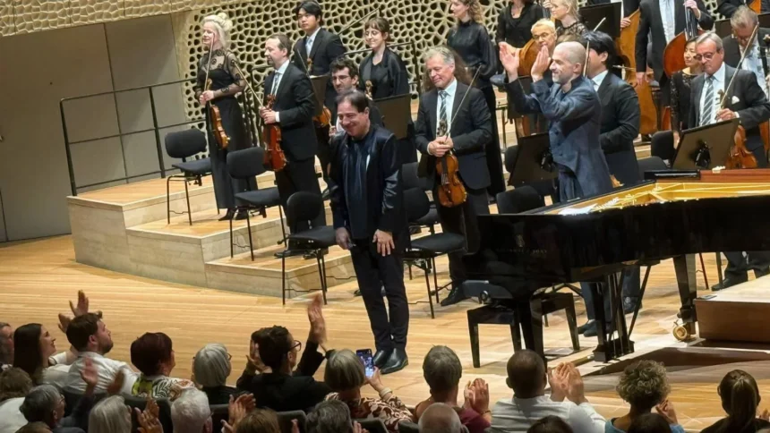 Fazıl Say Elbphilharmonie'de konser verdi