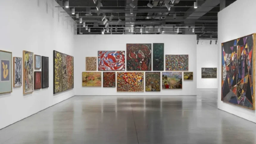 İstanbul Modern'de Aynı Mavinin Altında sergisi