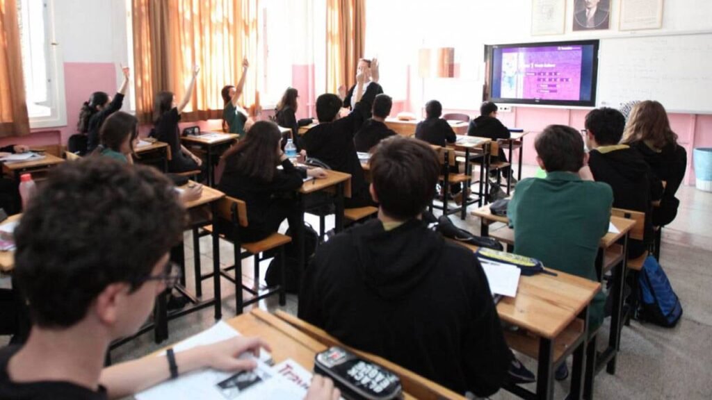 Eğitim Sen: MEB Yeni Sınav Sistemiyle Öğrenememenin Nedenlerini Değil Sonuçlarını Ölçüyor