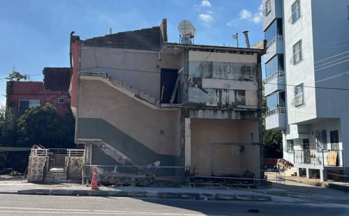 Mersin'de Ev Tadilatında Çöken Merdiven İşçinin Ölümüne Noldu