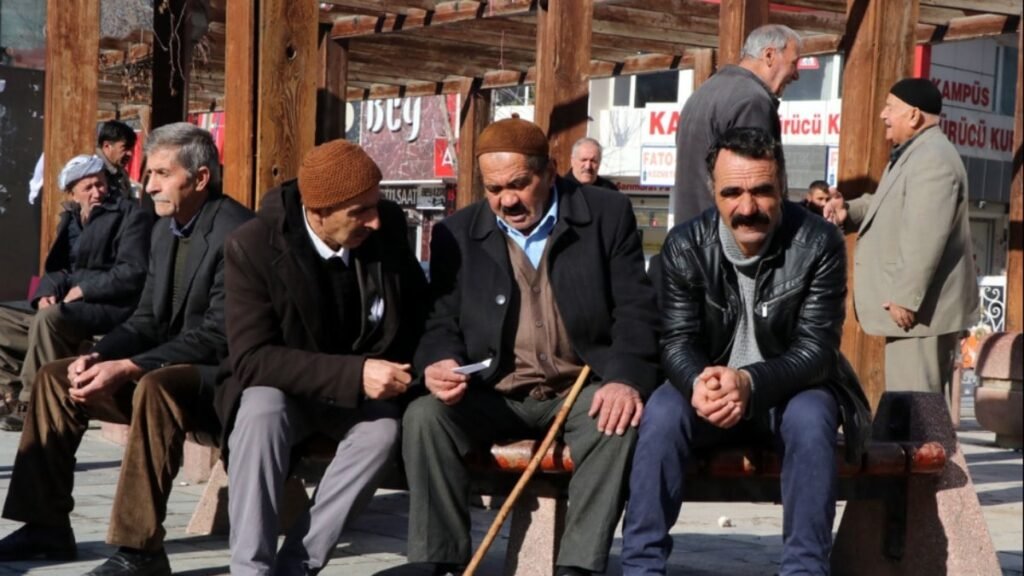 Özgür Özel’den Emekli Maaşlarına Ek Ödeme Teklifi