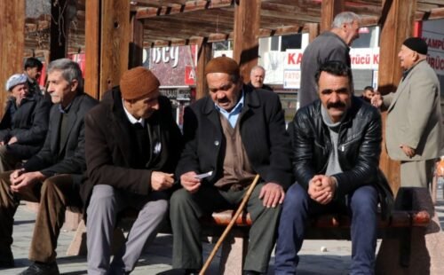 Özgür Özel’den Emekli Maaşlarına Ek Ödeme Teklifi