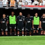 Ümit Akdağ Beşiktaş'taki İlk Maçında Kırmızı Kart Görüp Elini Çatlattı